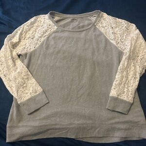 EUC Apt 9 Lace Sleeve Sweatshirt, Grey and White, Size Large (Jy20)